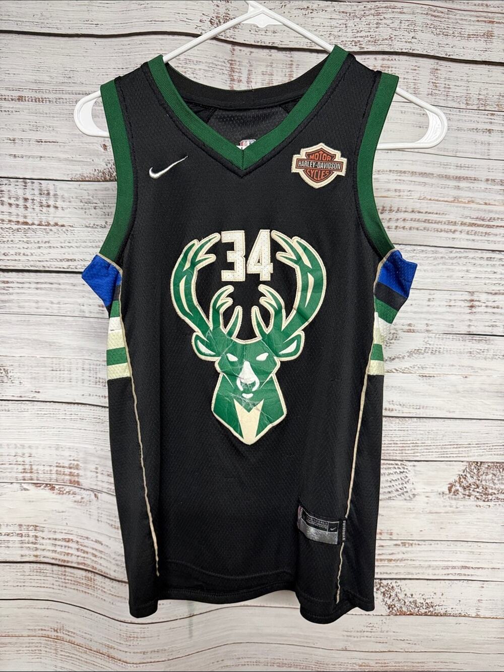 Milwaukee Bucks Giannis Antetokounmpo Youth Jersey Medium